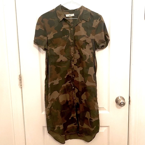 👗 SALE 4 for $30 ✨ Short Sleeve Camo Dress - Picture 1 of 4